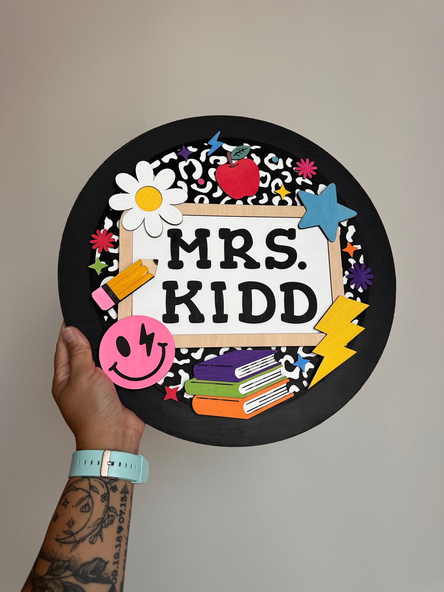 Custom Teacher & School Staff Signs – 14” Round